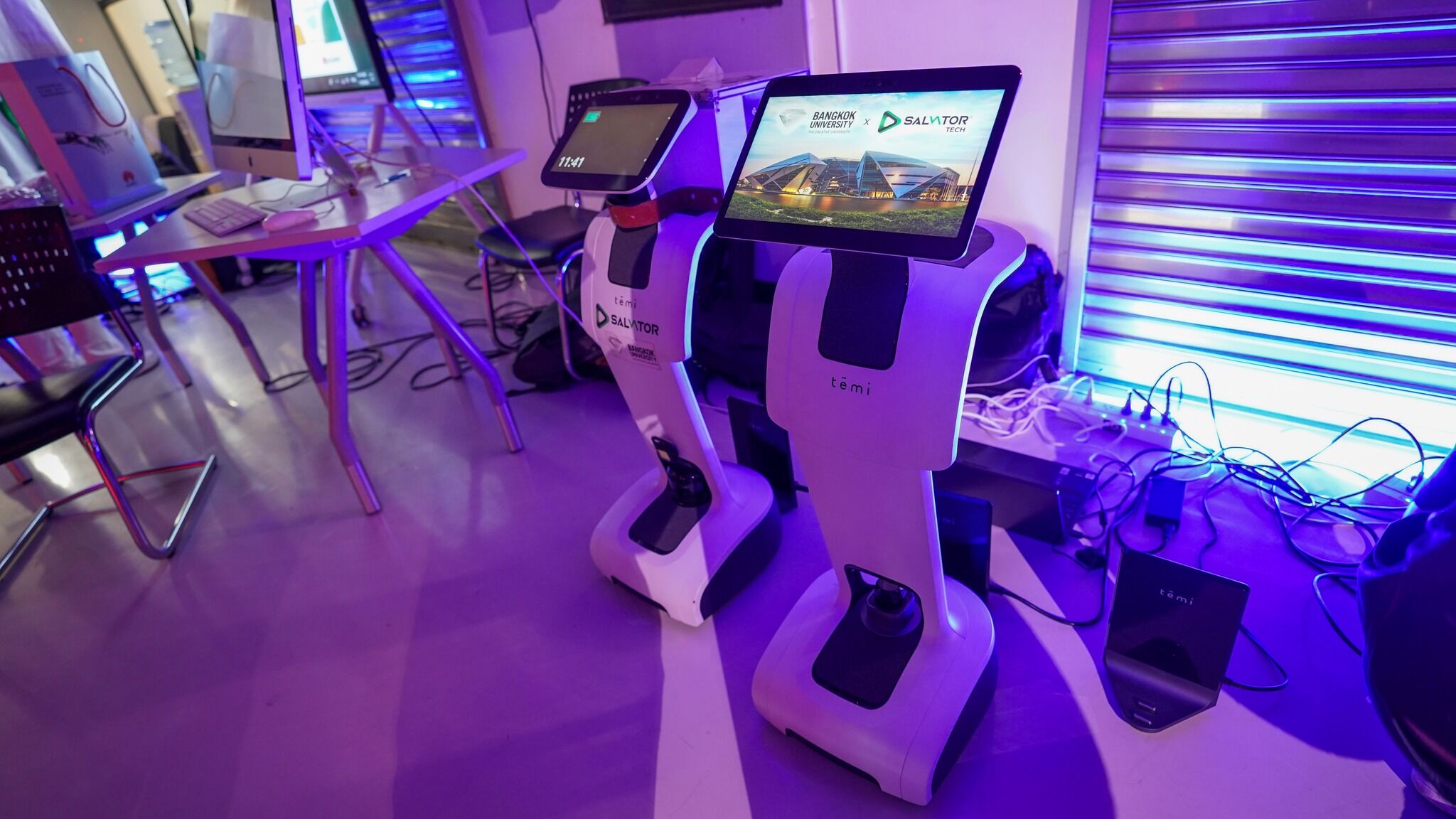 The programmable robots for events/exhibitions - Ergonomic Corpoartion ...